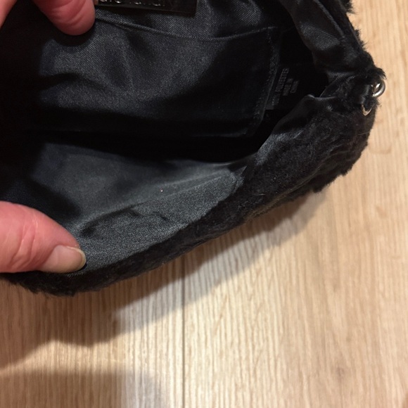 Kate Laundry Elegant Black Fuzzy sparkly Chain Strap Women's Bag - Picture 7 of 10